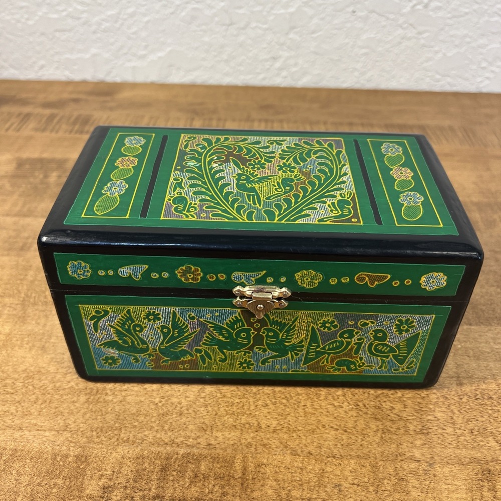 Mexican Olinala Lacquered Hinged Green Wood Wooden Box Birds Butterfly Folk Art